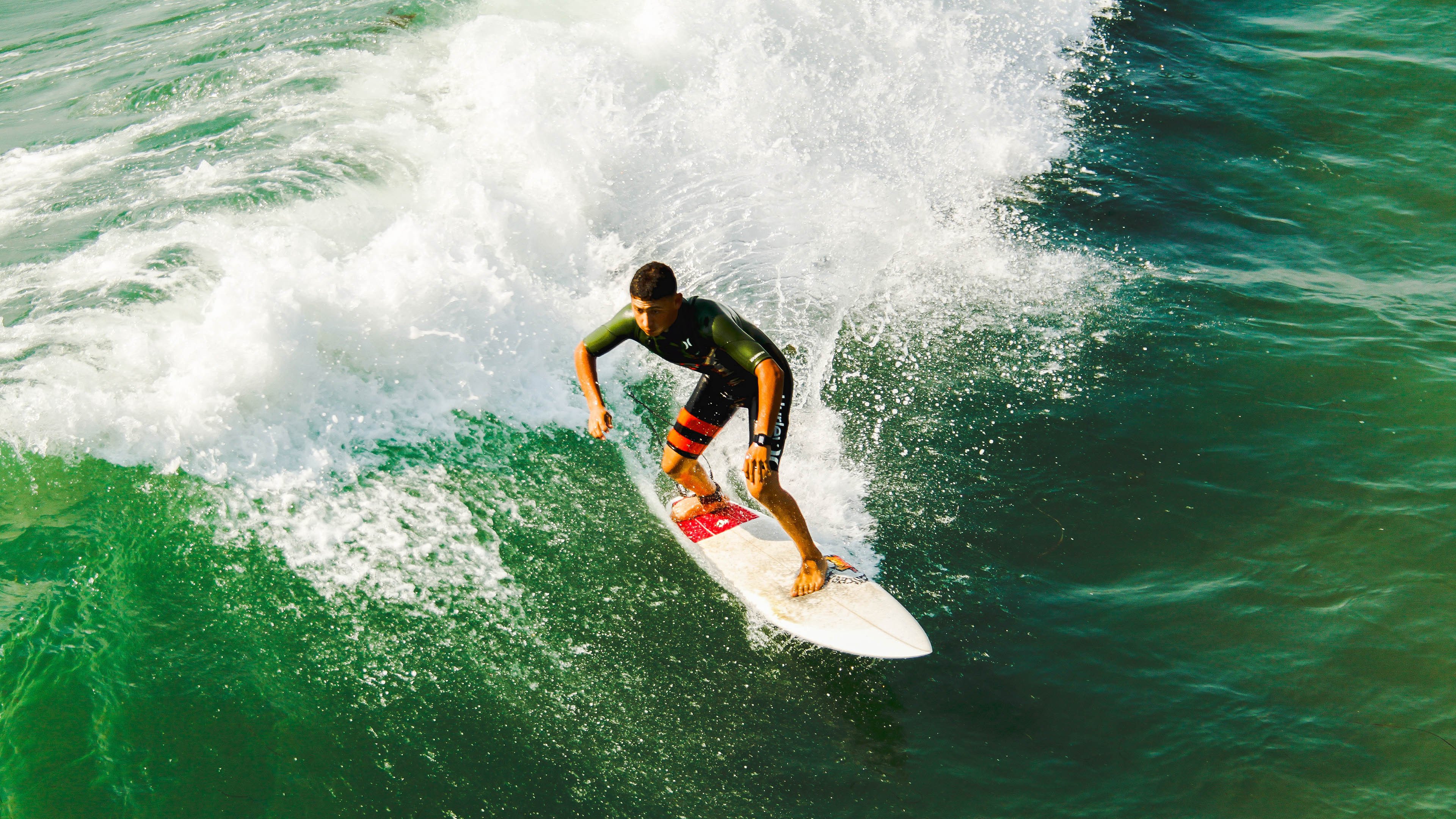 雷霆新星爱德华兹关键回合不手软，一波流带走篮网