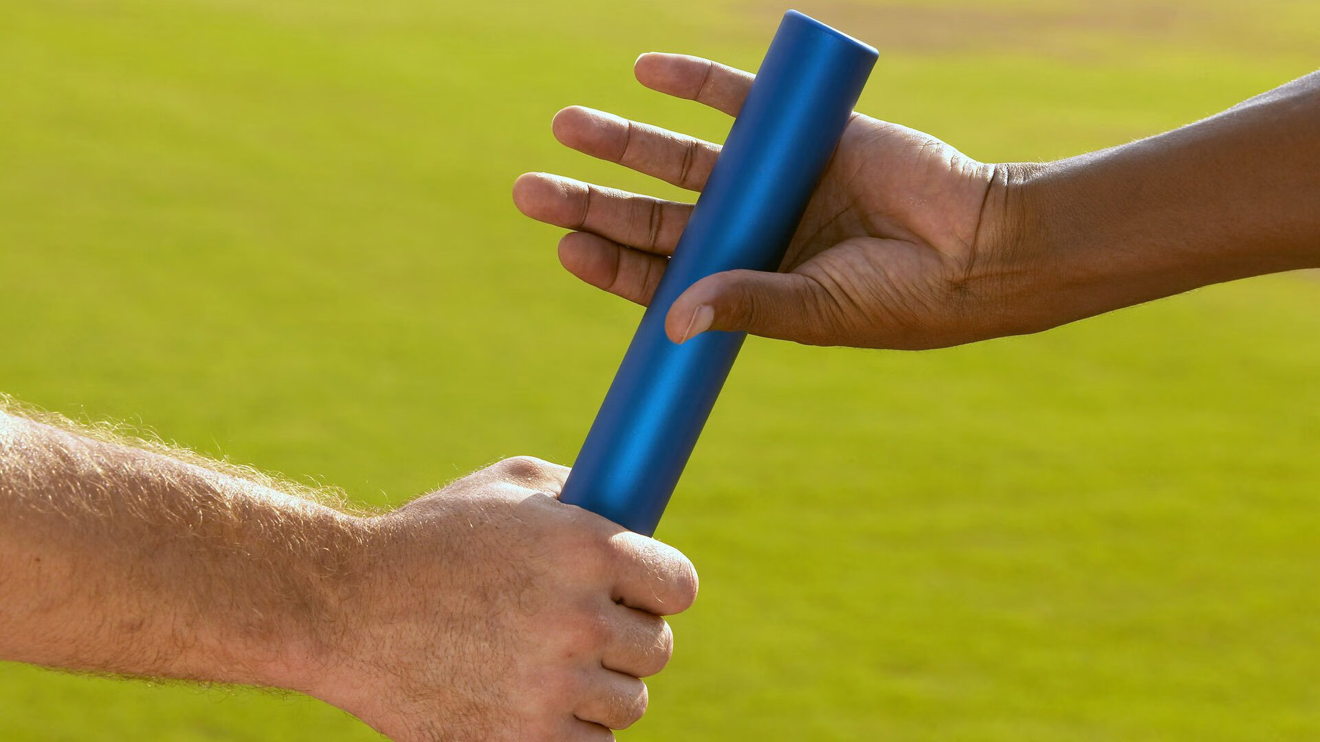 塞恩斯独舞摩纳哥,红牛二队逆袭记—一场颠覆预期的F1权力游戏